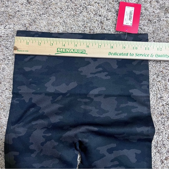 Spanx Black Camo Leggings Size Small NWT - Picture 8 of 10